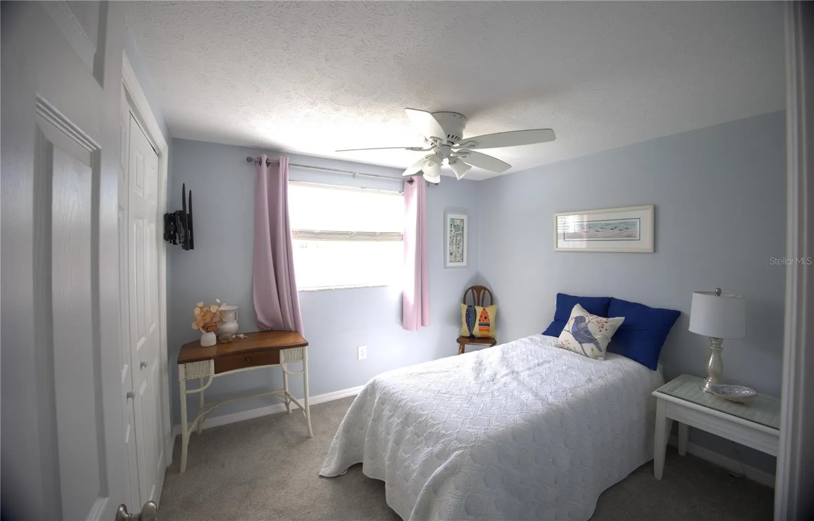 113 COLONIA LN W