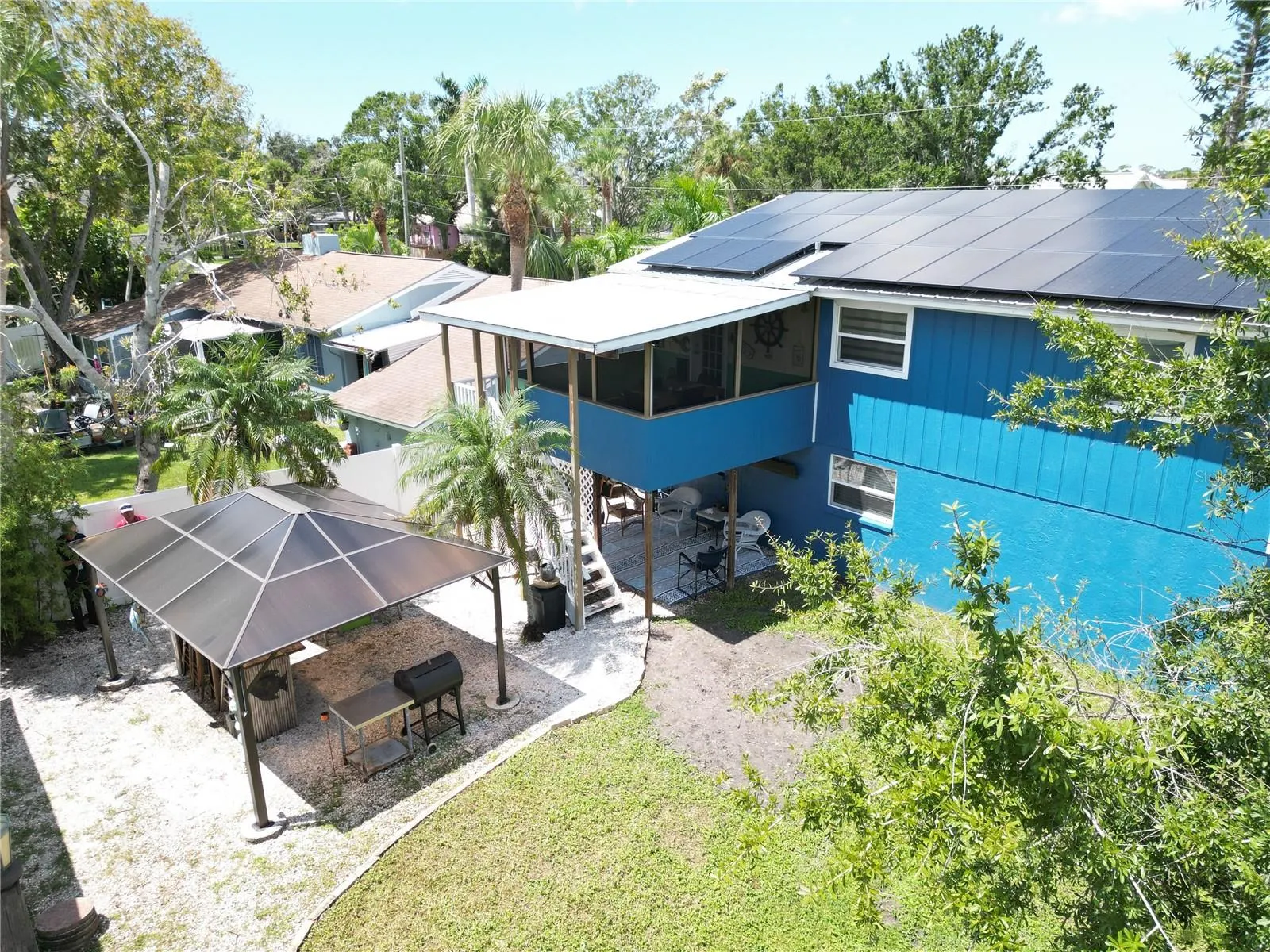 113 COLONIA LN W