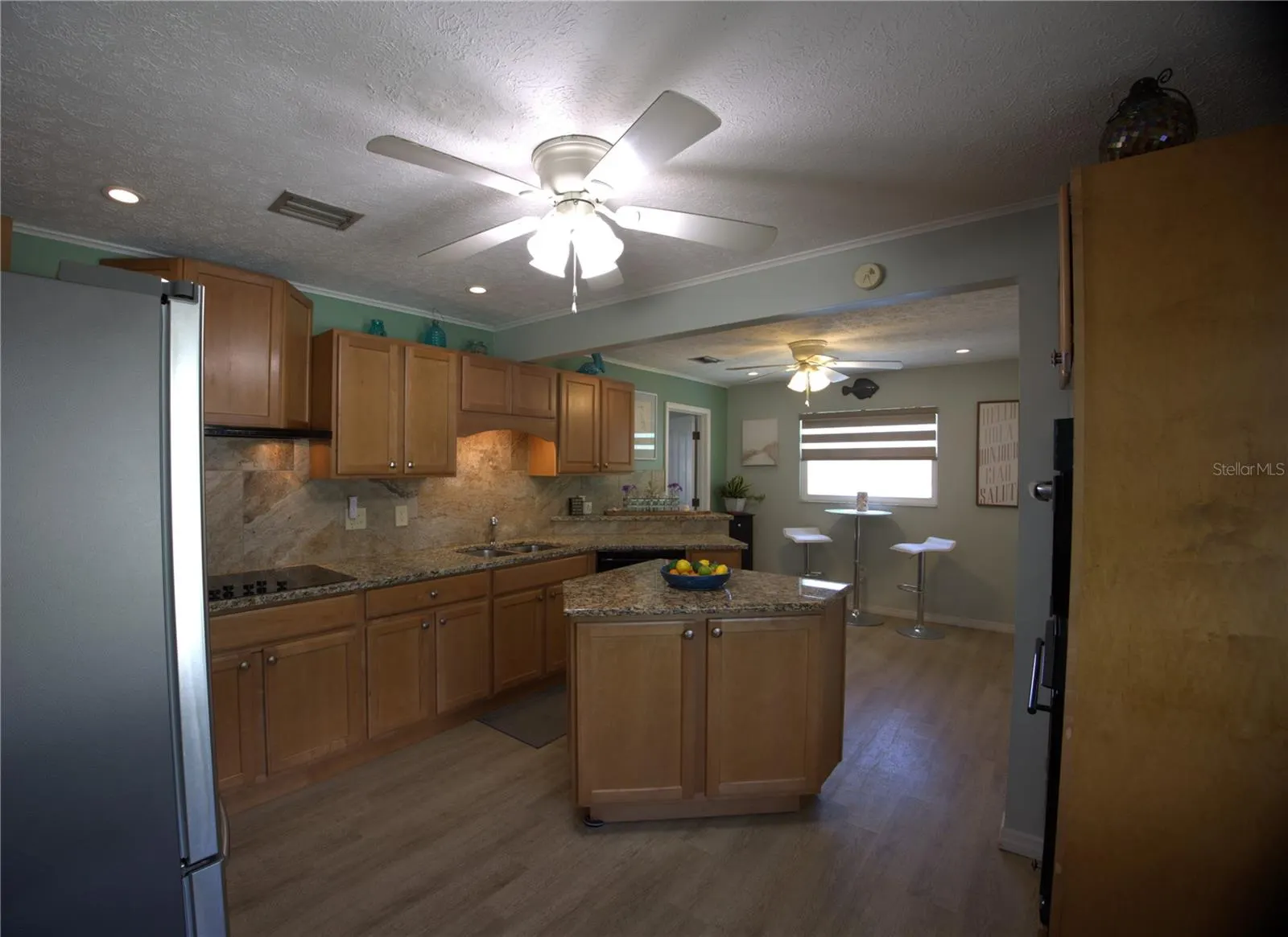 113 COLONIA LN W