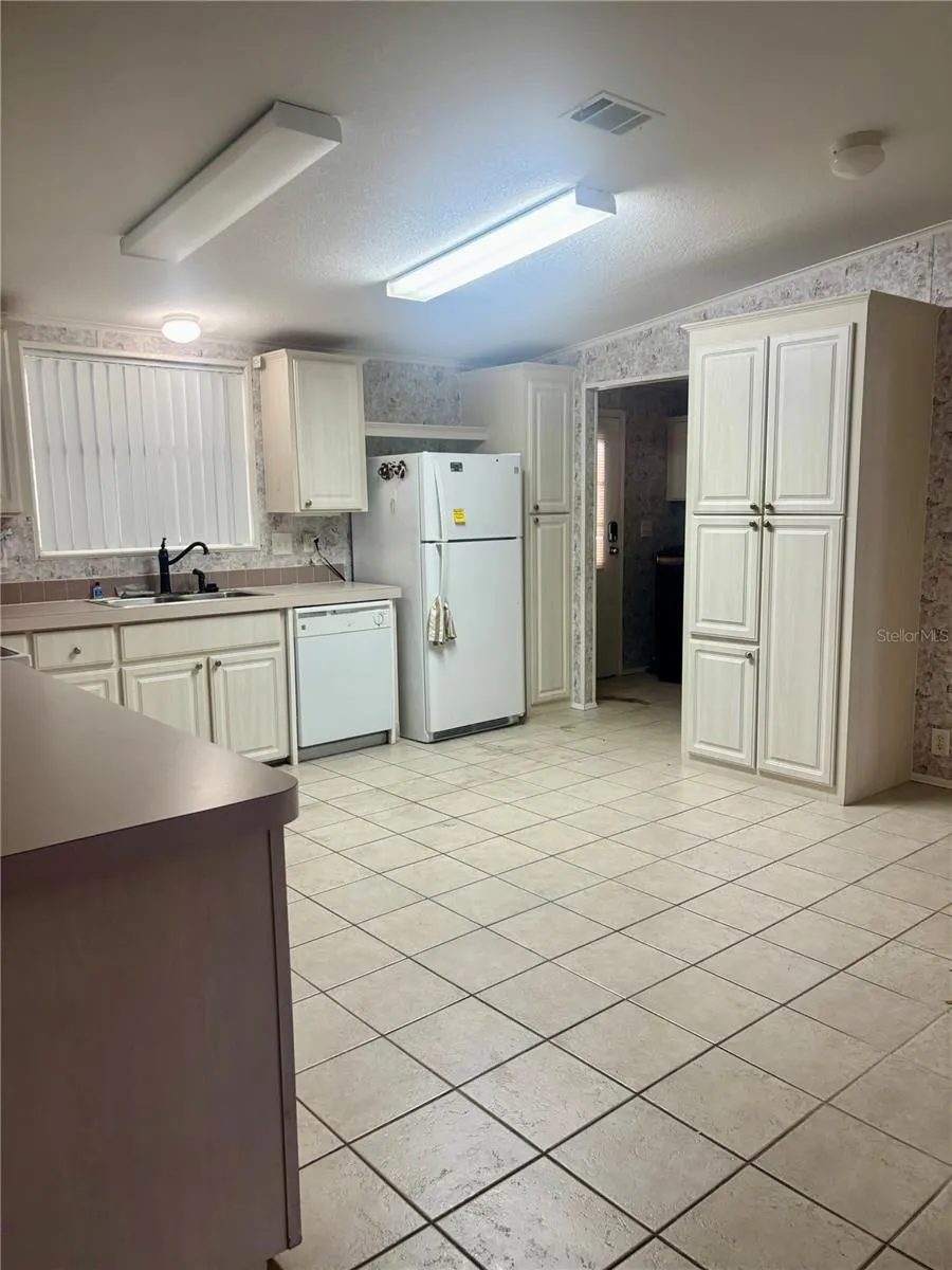 8307 NANCY LN