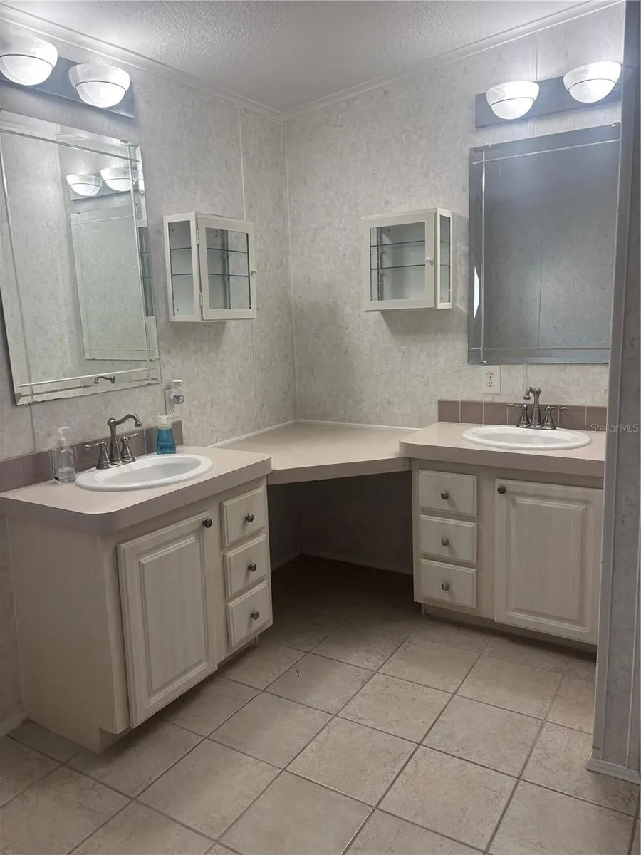 8307 NANCY LN
