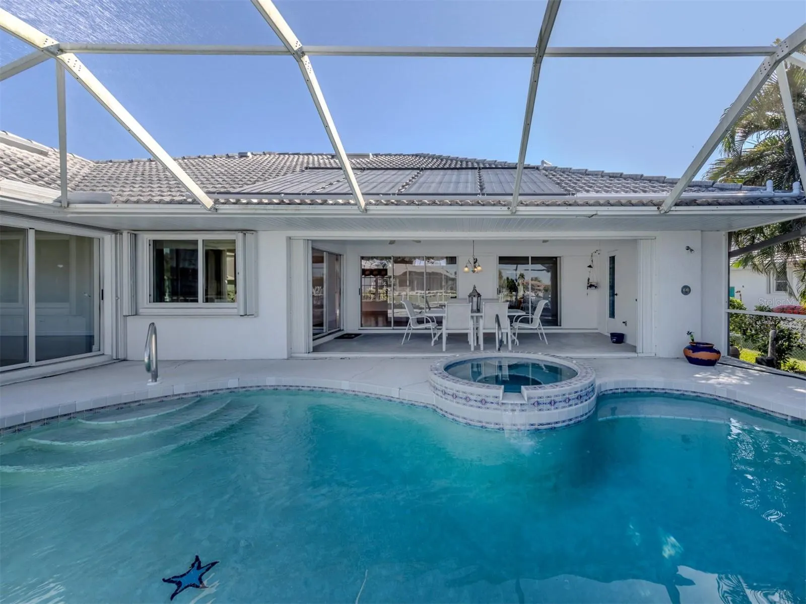 155 CRESCENT DR
