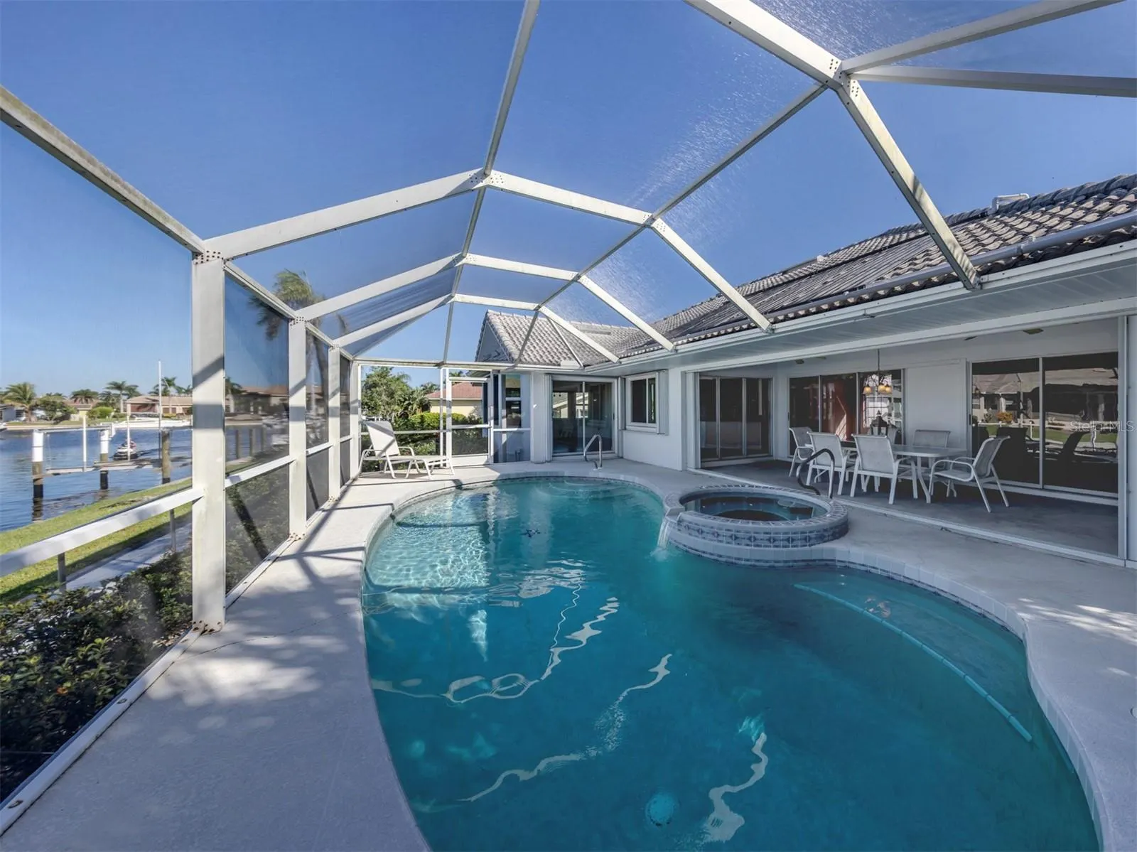 155 CRESCENT DR
