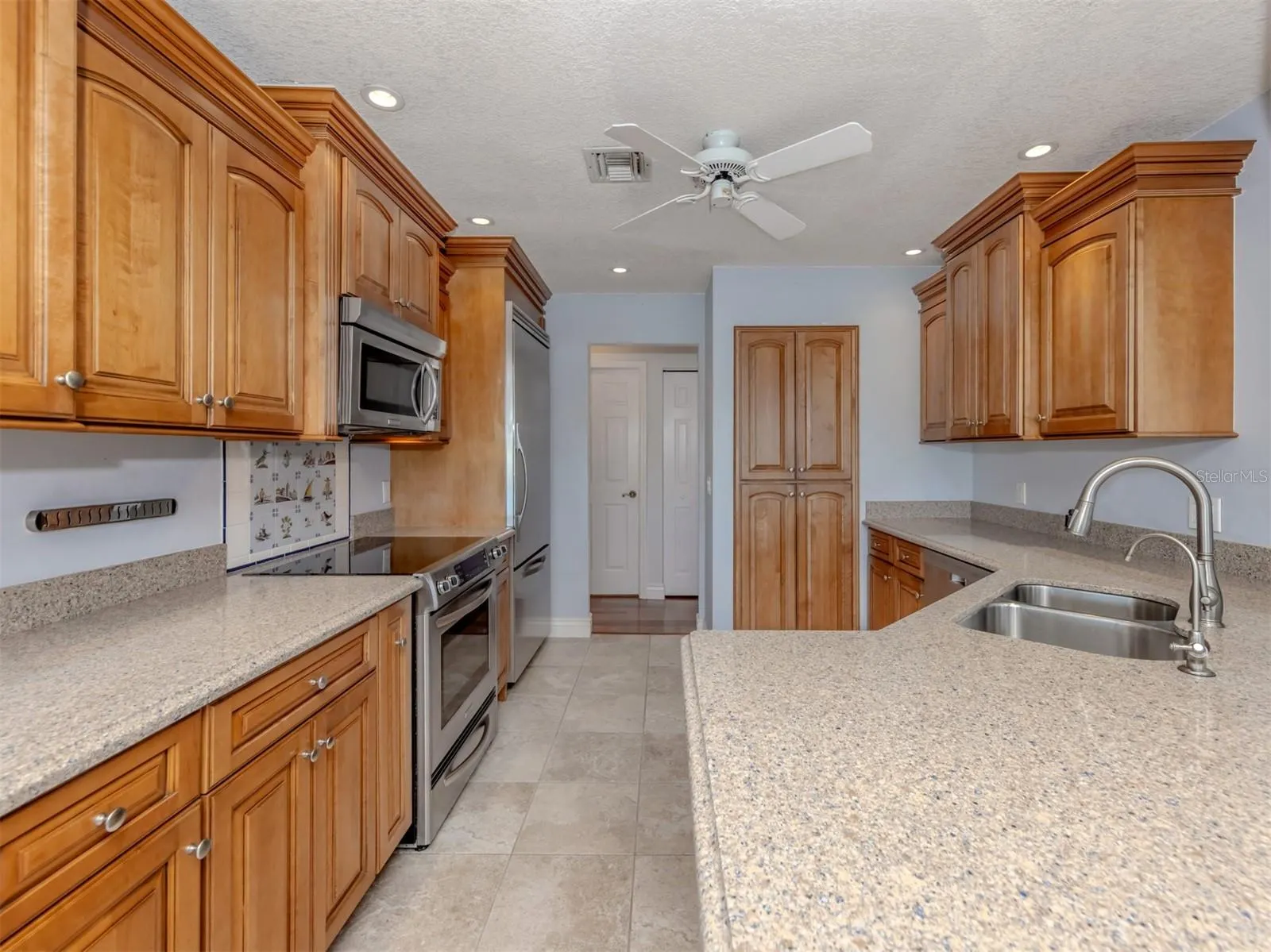 155 CRESCENT DR
