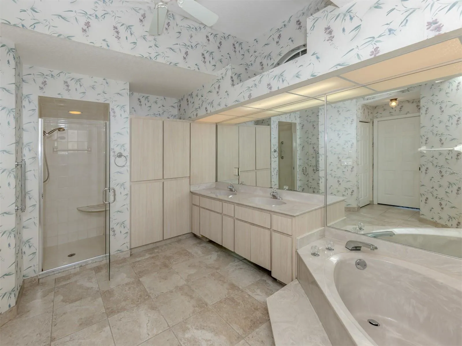 155 CRESCENT DR