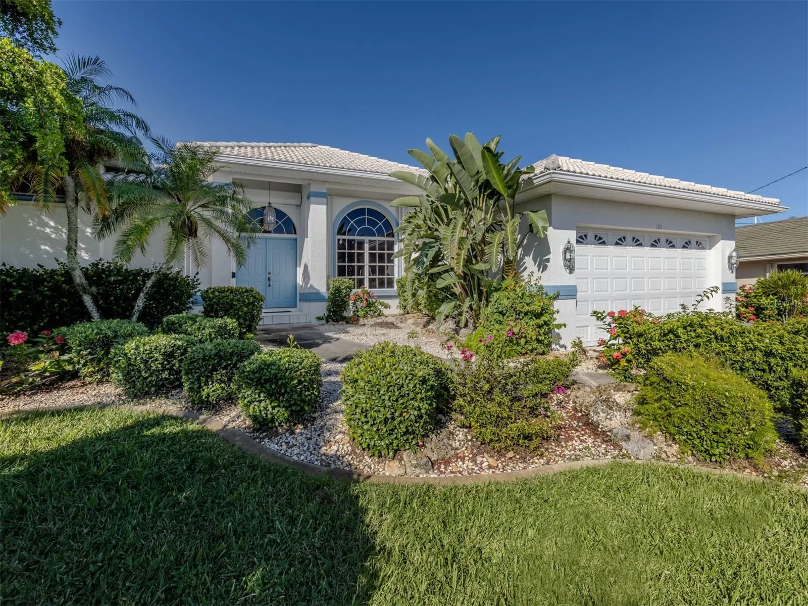 155 CRESCENT DR