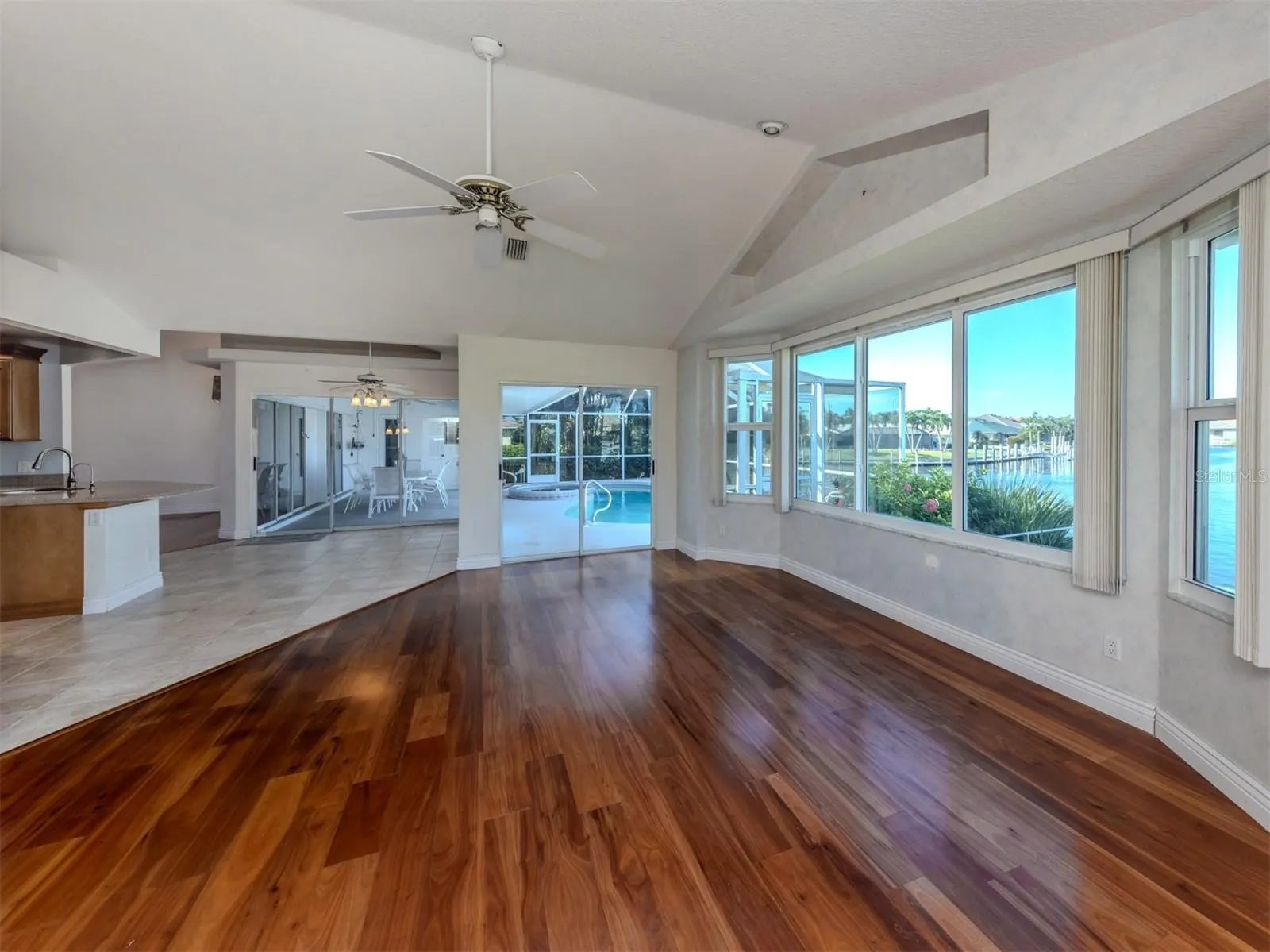155 CRESCENT DR