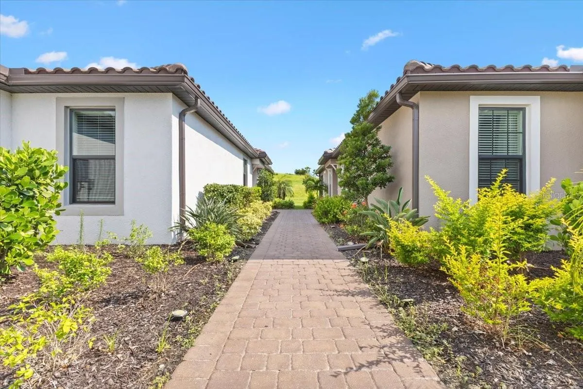 6236 GRANDVIEW HILL CT