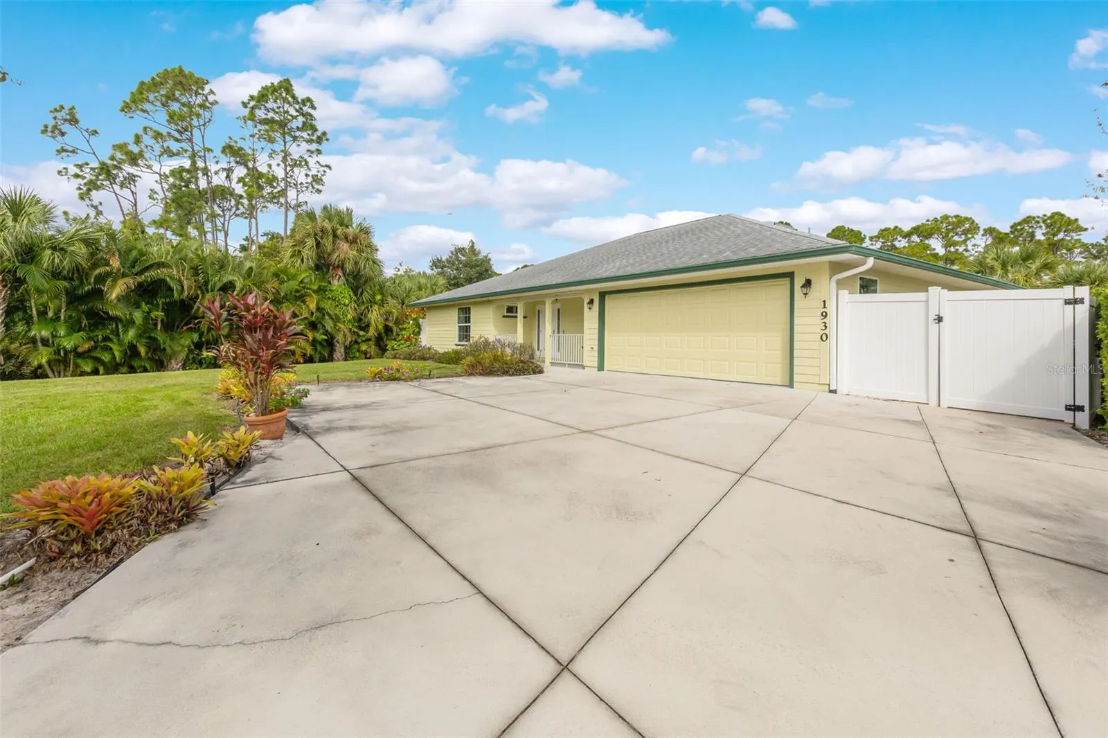 1930 GRANDVIEW DR