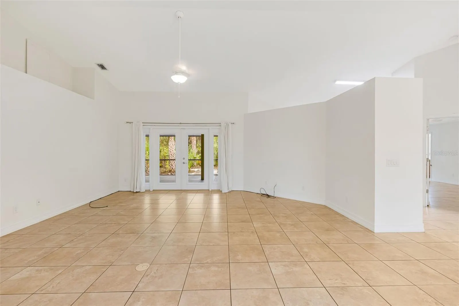 1930 GRANDVIEW DR