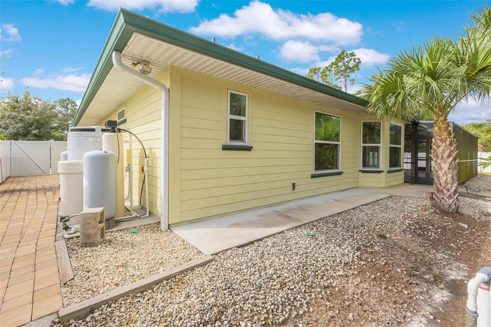 1930 GRANDVIEW DR