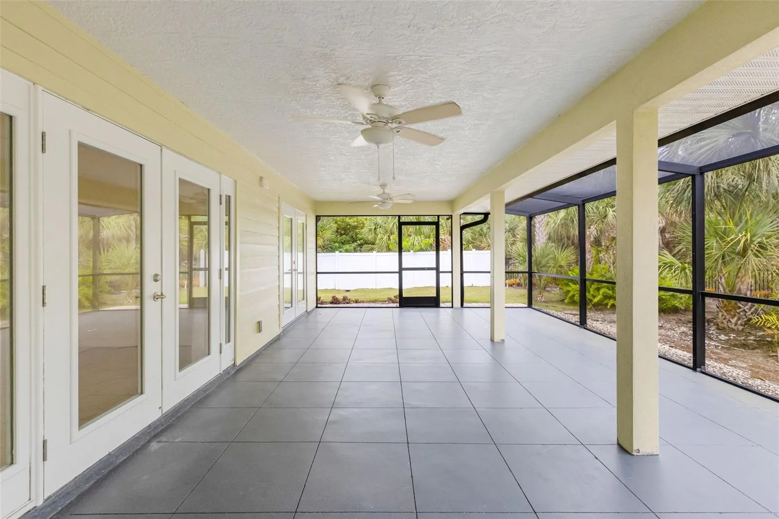 1930 GRANDVIEW DR