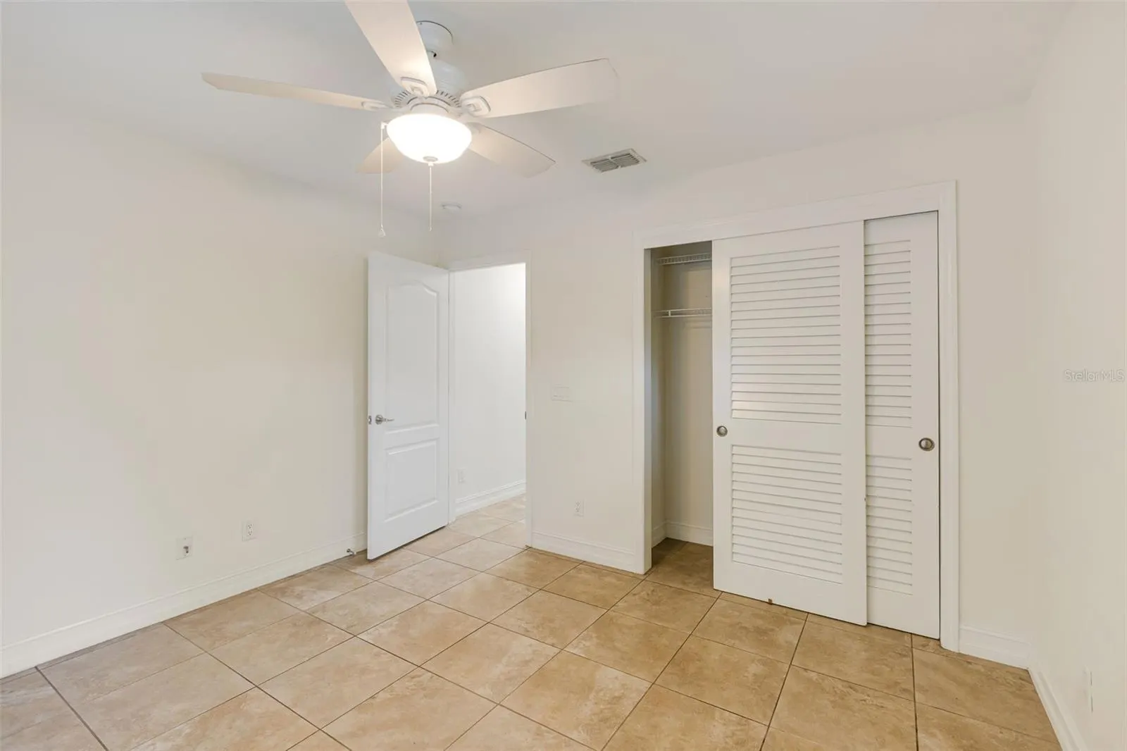 1930 GRANDVIEW DR