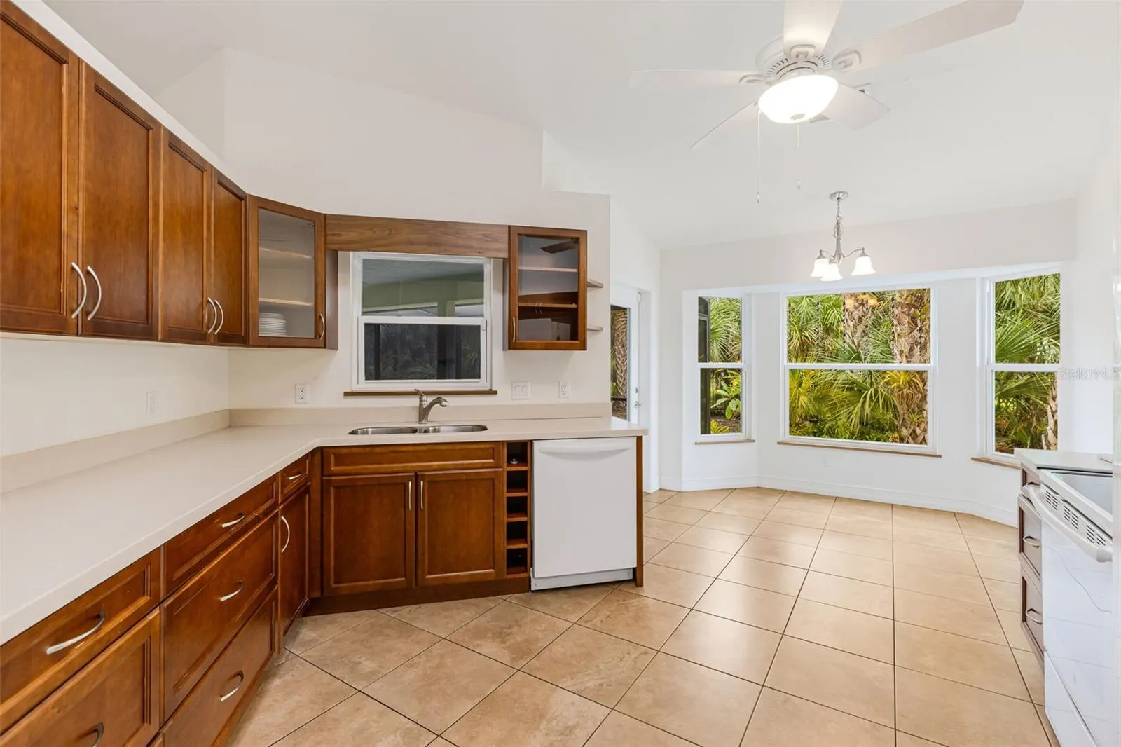 1930 GRANDVIEW DR