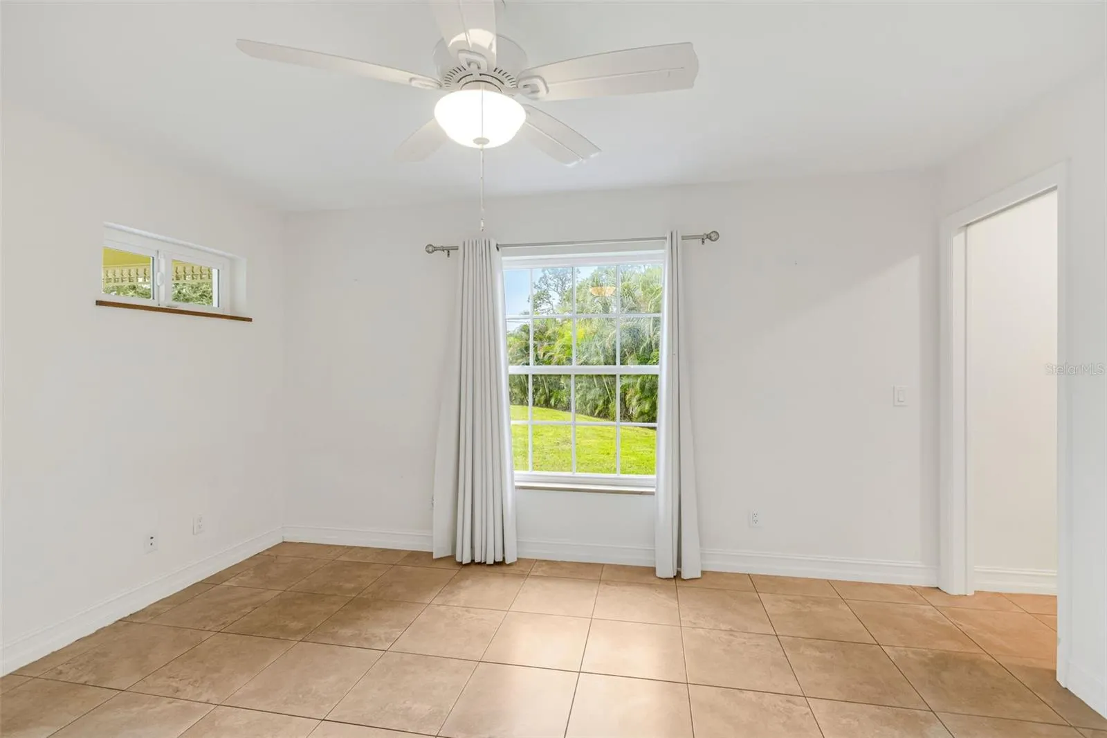 1930 GRANDVIEW DR