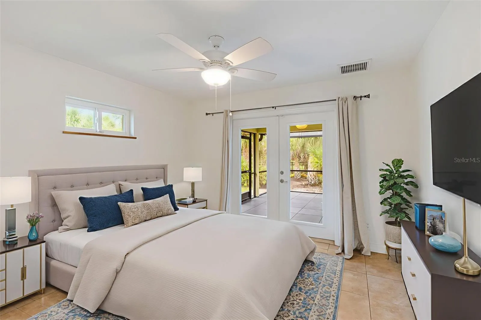 1930 GRANDVIEW DR