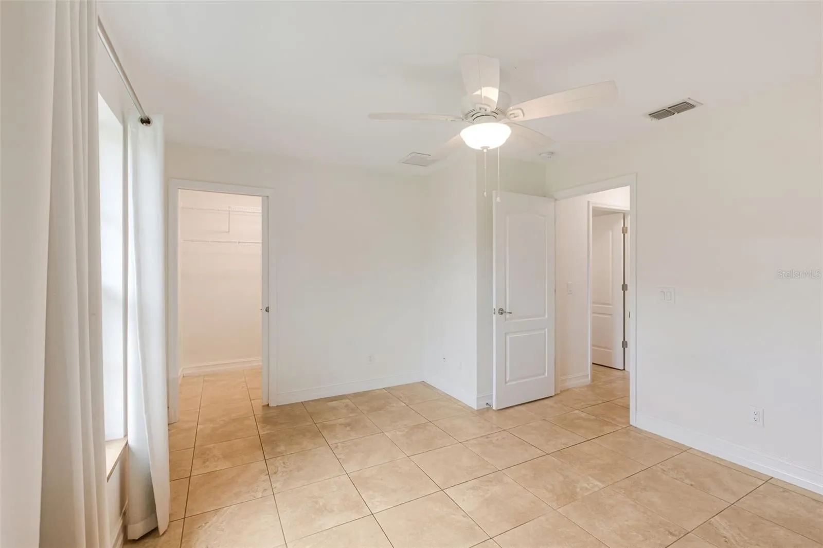 1930 GRANDVIEW DR