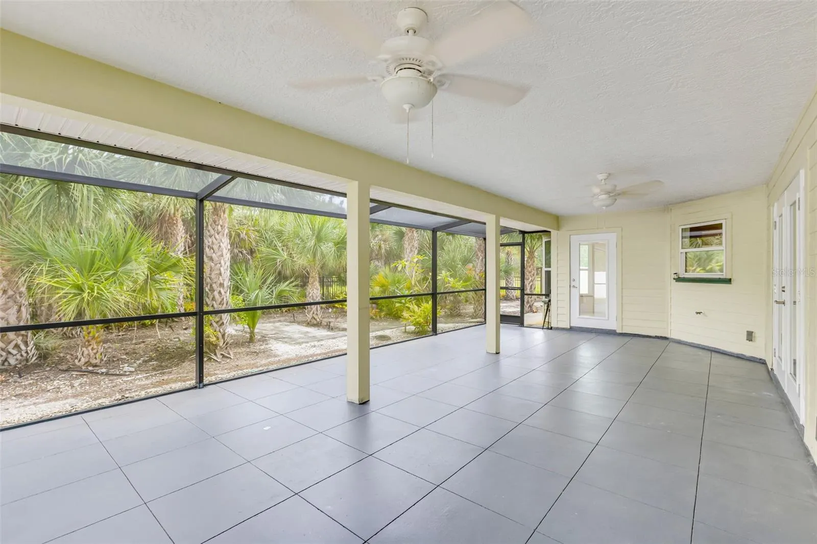 1930 GRANDVIEW DR