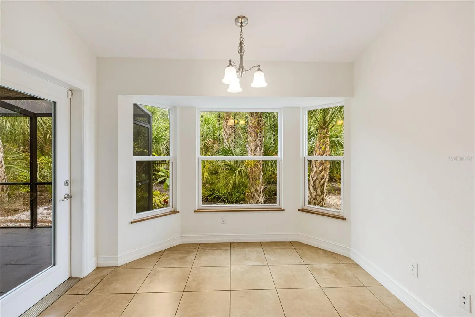 1930 GRANDVIEW DR