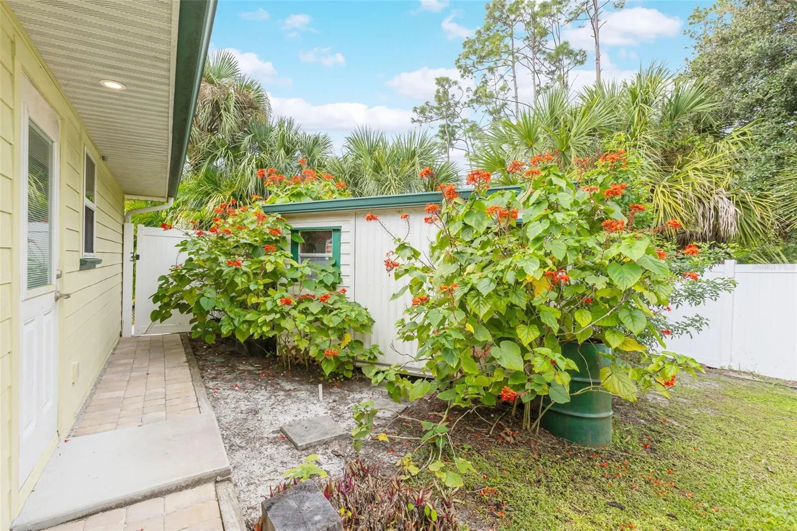 1930 GRANDVIEW DR