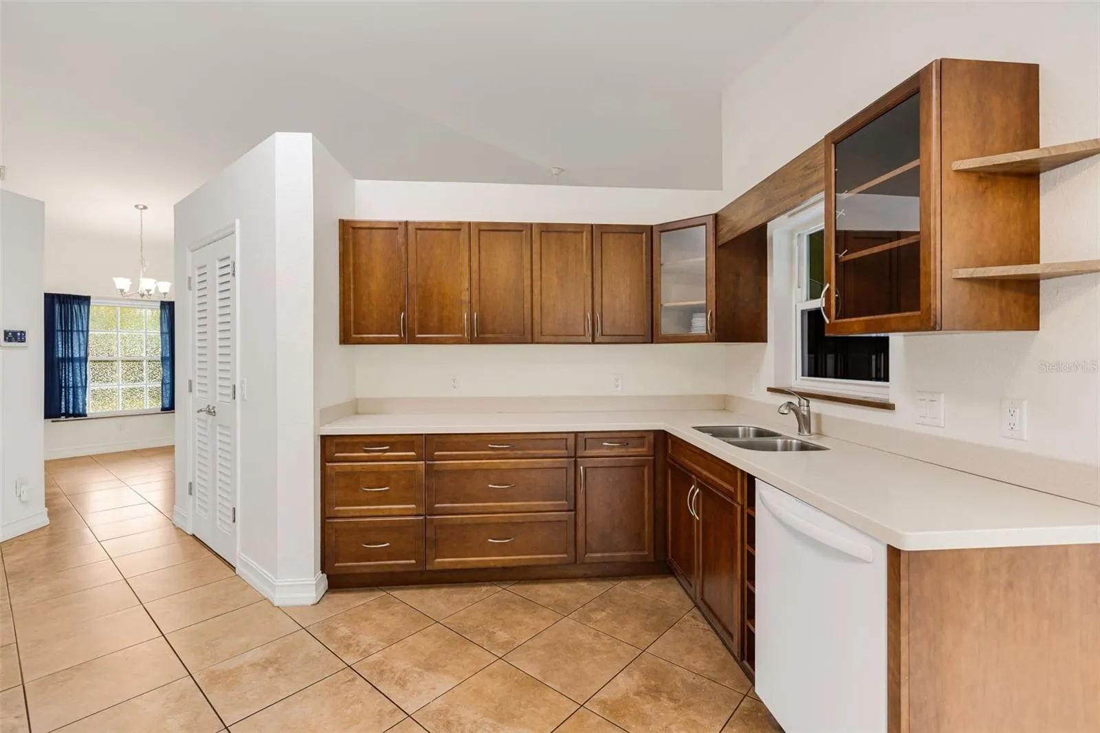 1930 GRANDVIEW DR