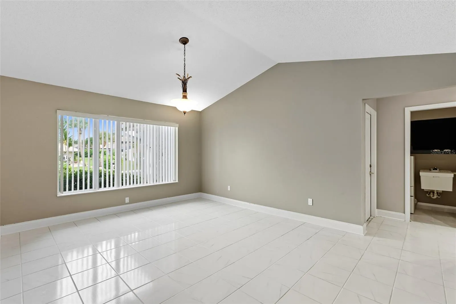 1602 SOUTHBAY DR