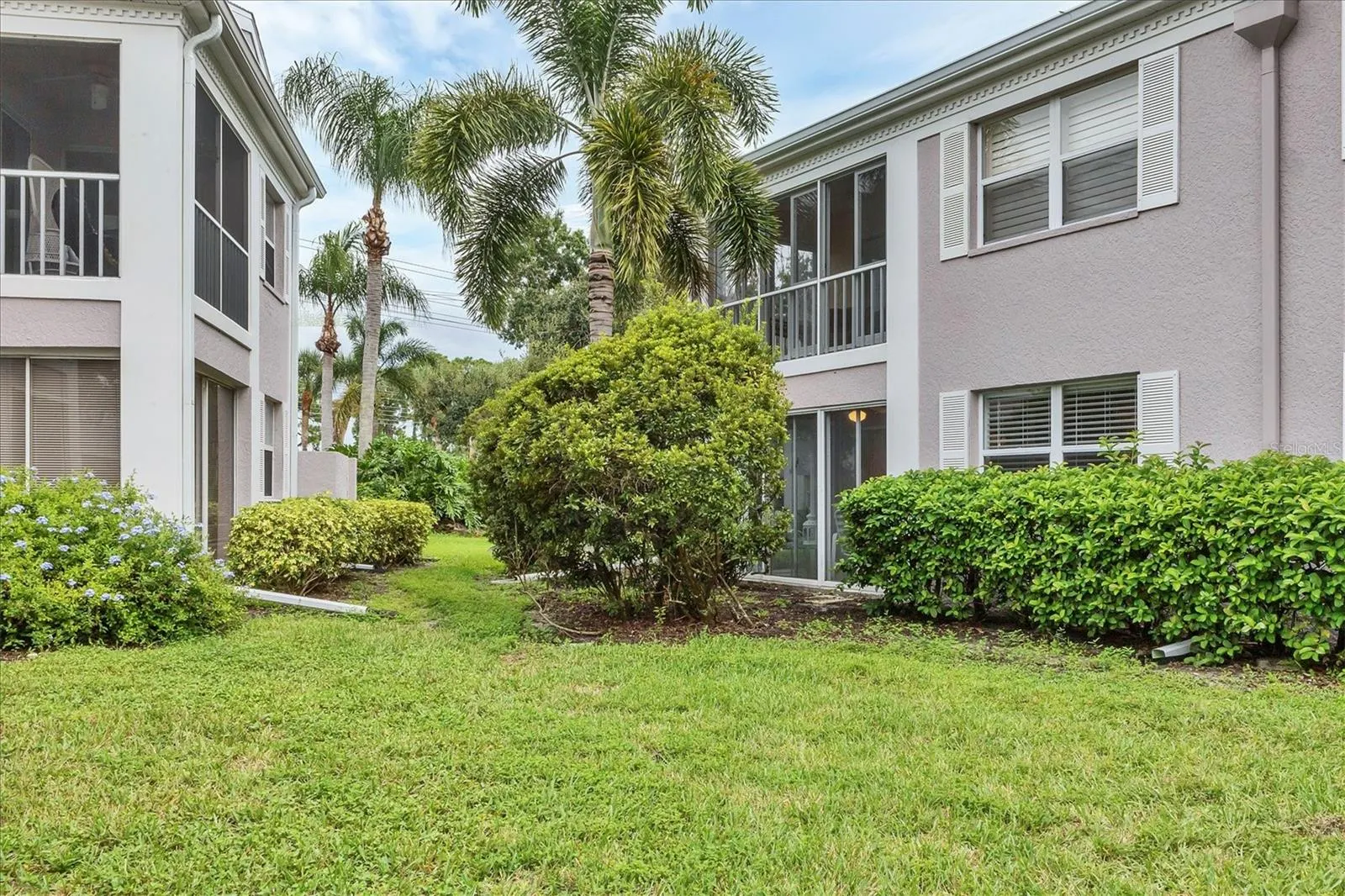 5627 SHEFFIELD GREENE CIR #37, #37