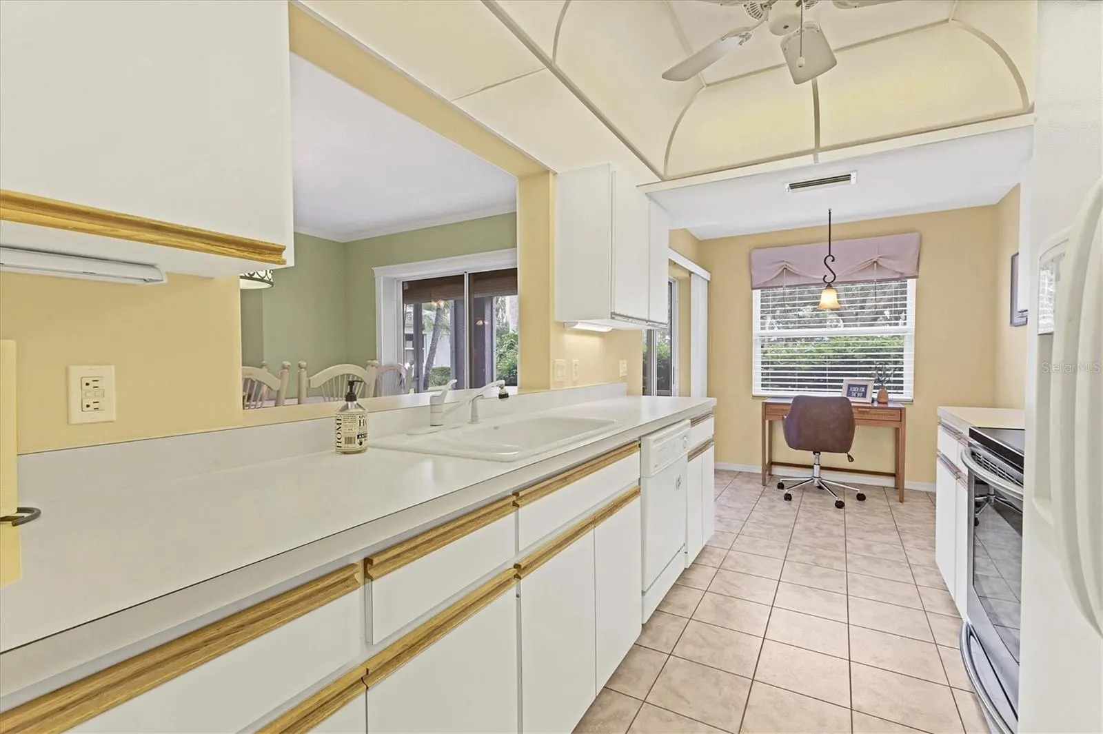 5627 SHEFFIELD GREENE CIR #37, #37