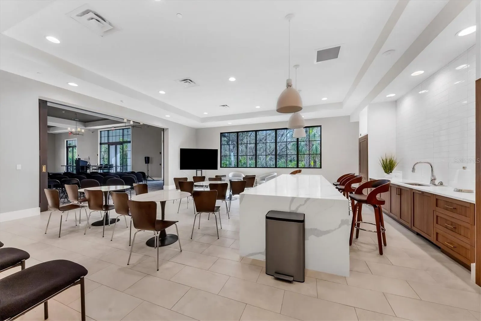 5627 SHEFFIELD GREENE CIR #37, #37