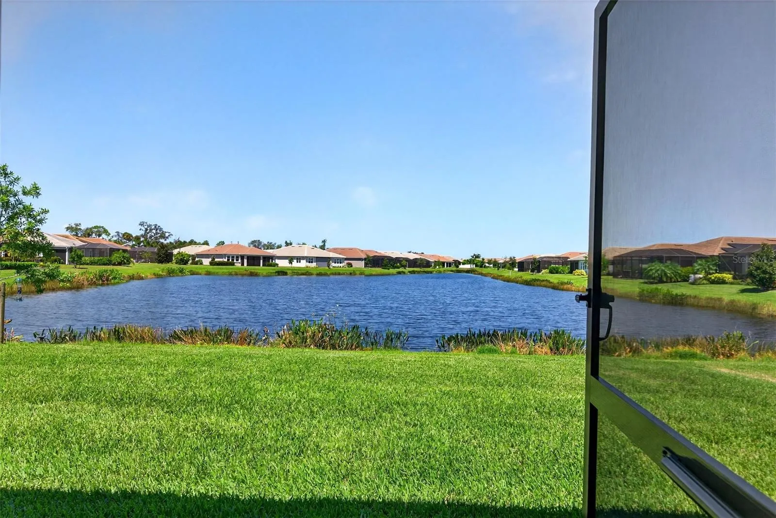 5858 LONG SHORE LOOP