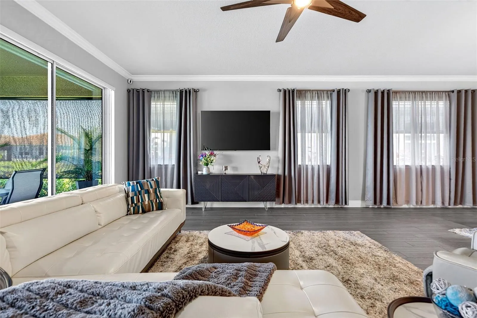 5858 LONG SHORE LOOP
