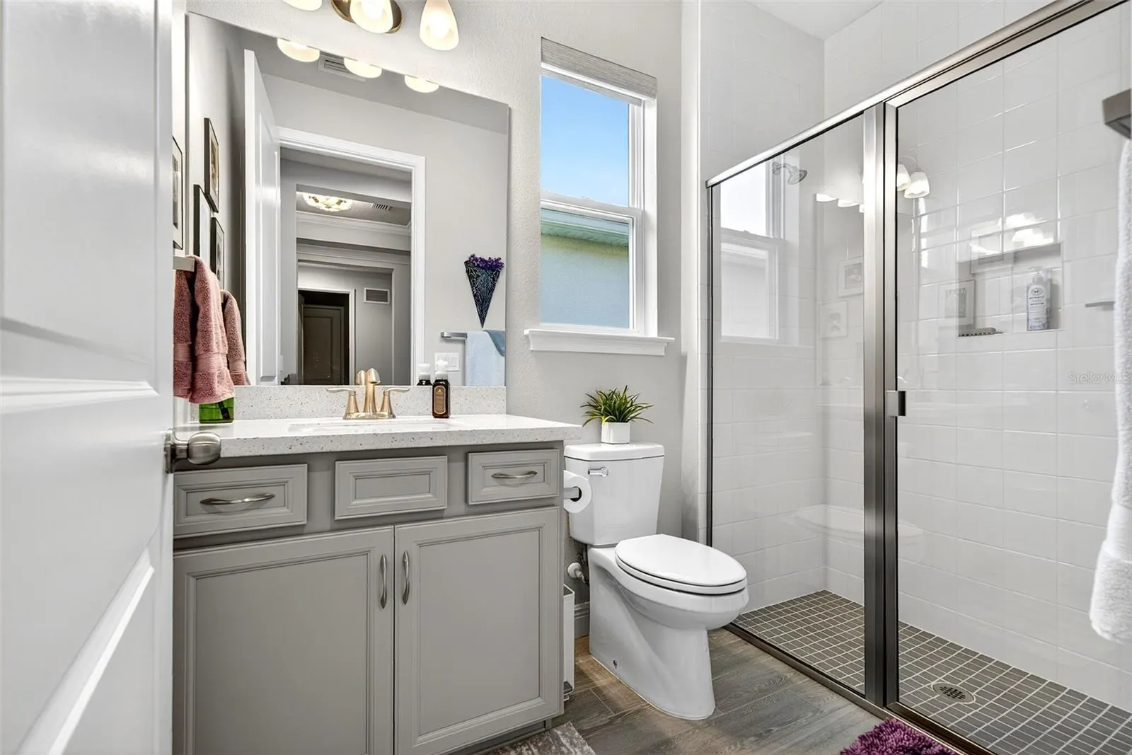 5858 LONG SHORE LOOP
