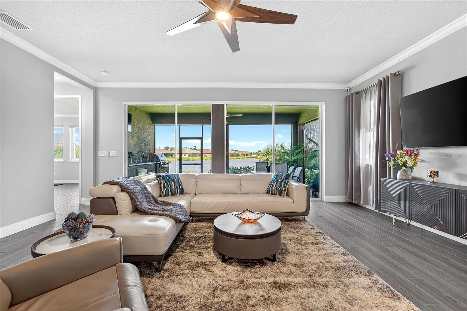 5858 LONG SHORE LOOP