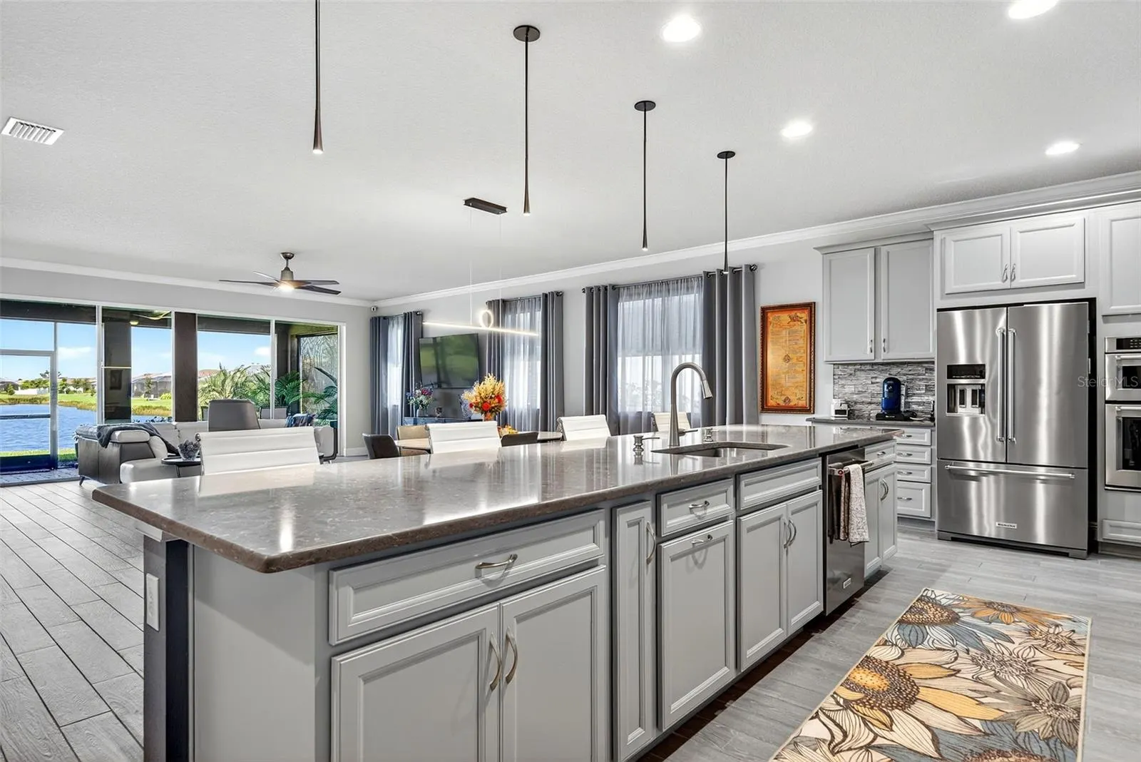 5858 LONG SHORE LOOP