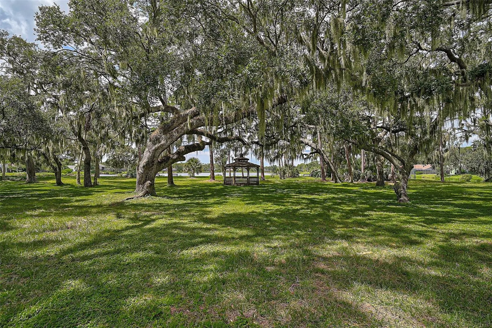 7363 OAK MOSS DR #33, #33