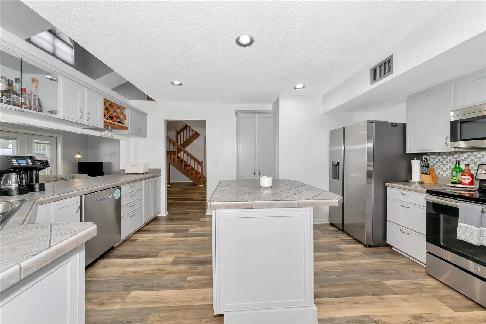 6145 BONAVENTURE CT