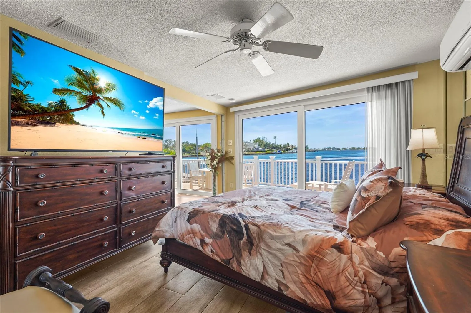 33 STARBOARD DR