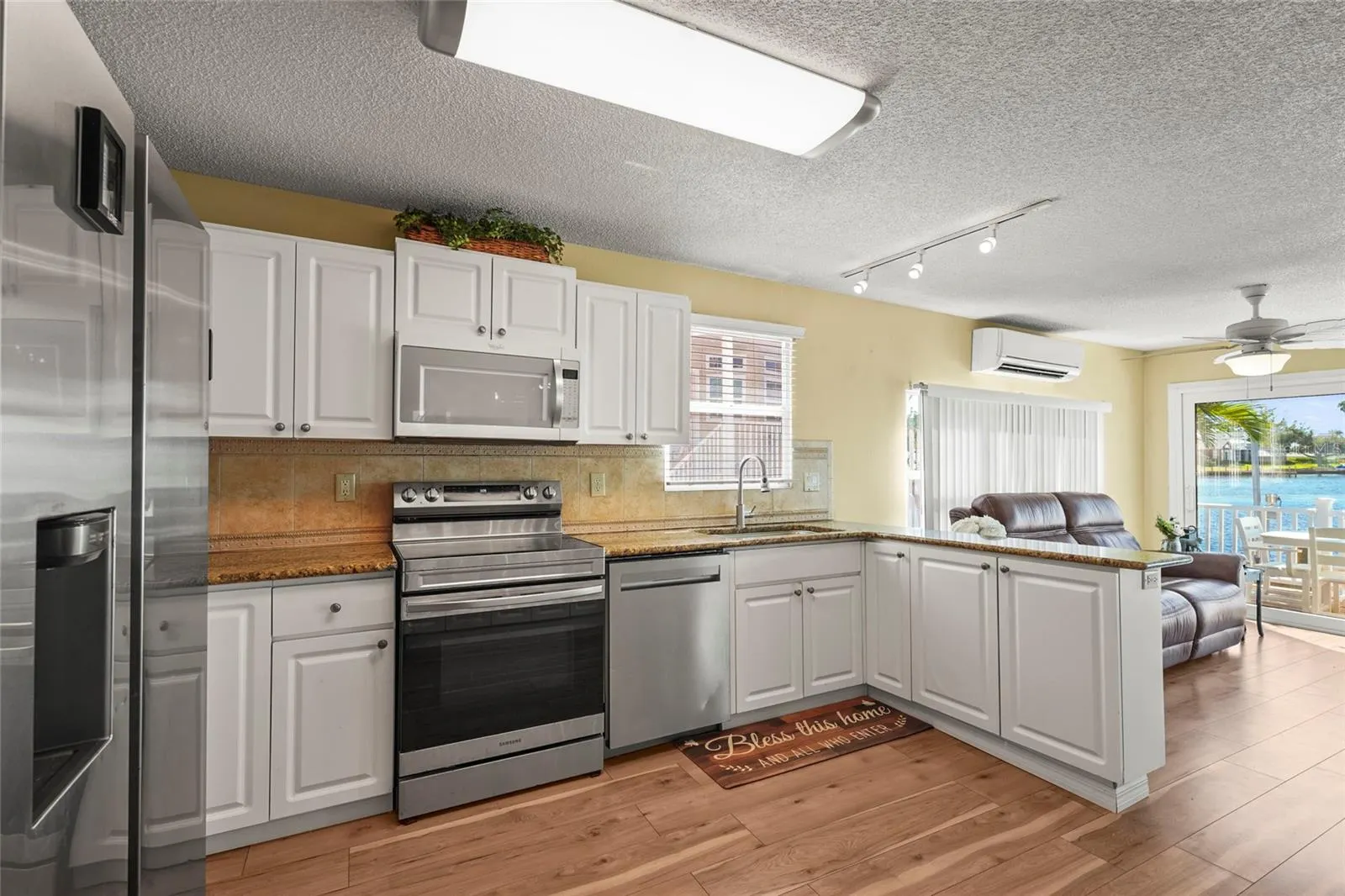 33 STARBOARD DR