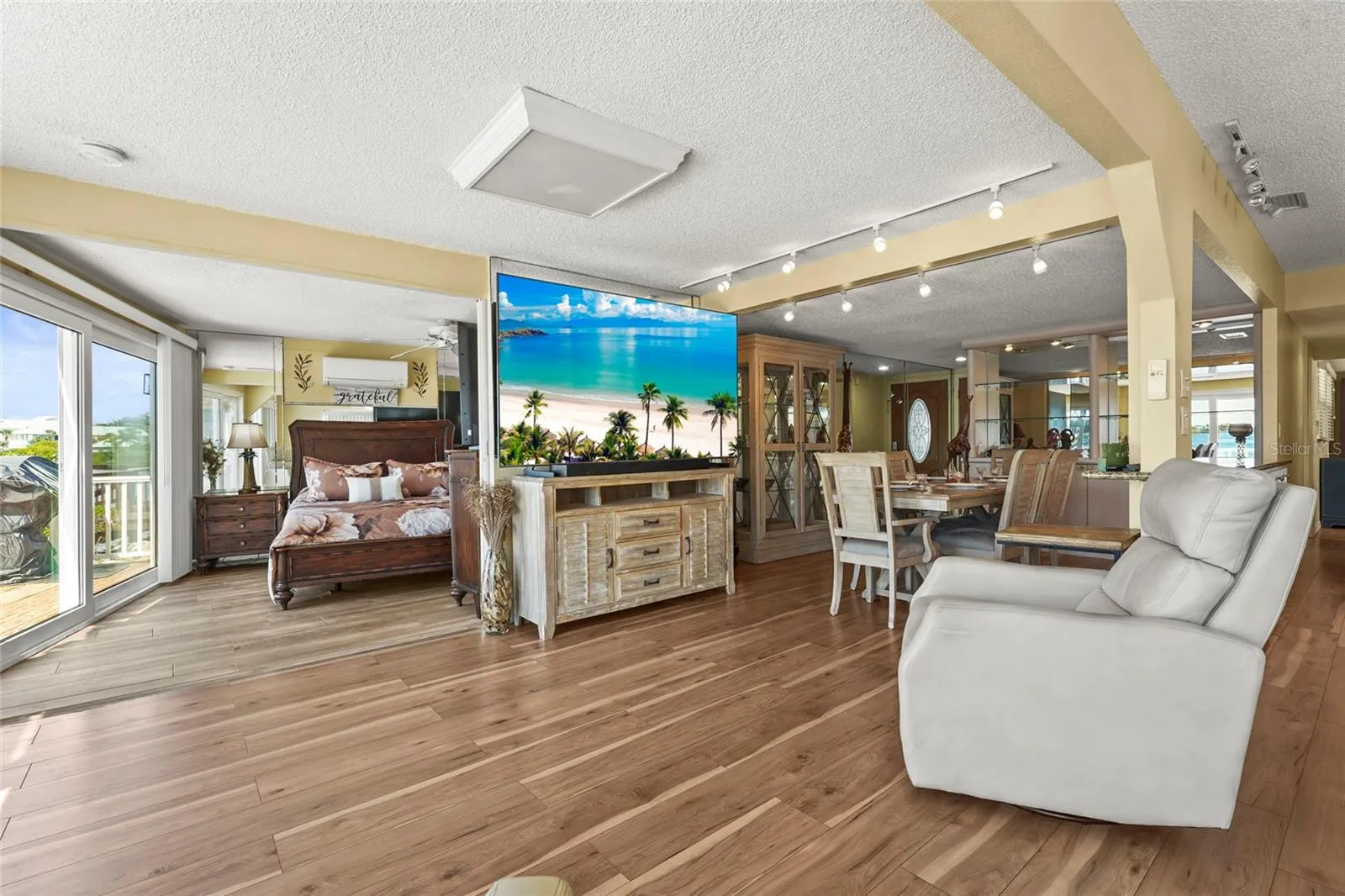 33 STARBOARD DR
