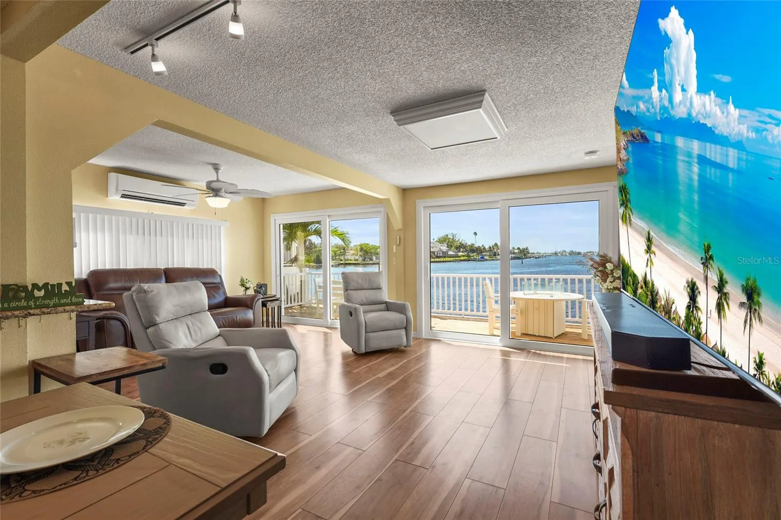 33 STARBOARD DR