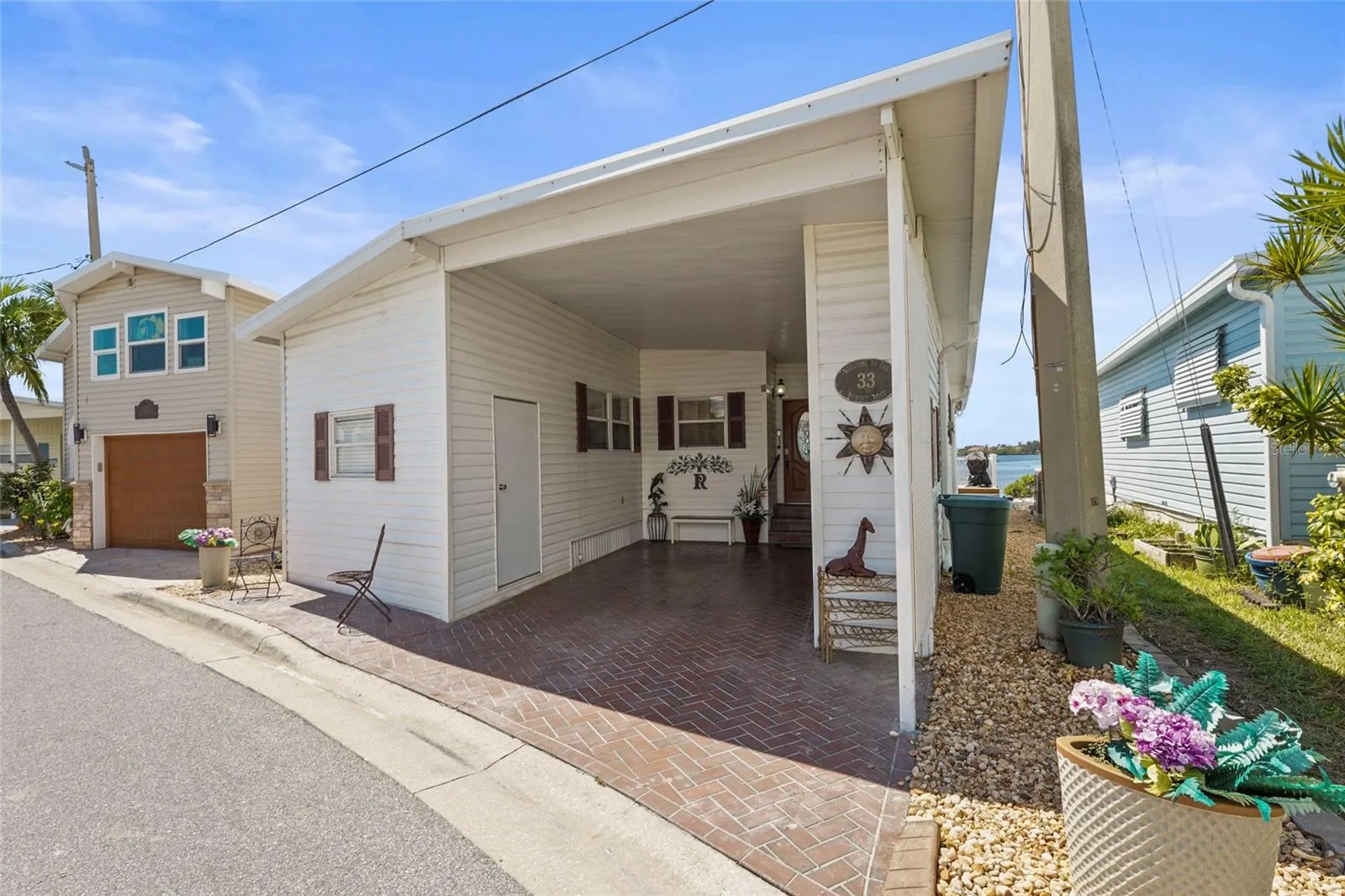 33 STARBOARD DR