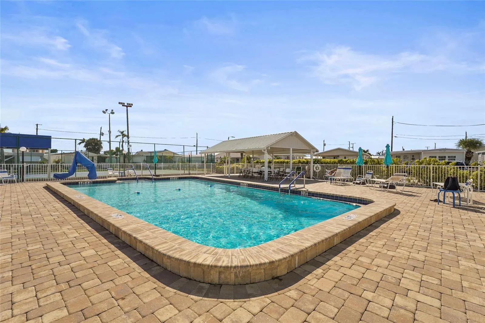 33 STARBOARD DR