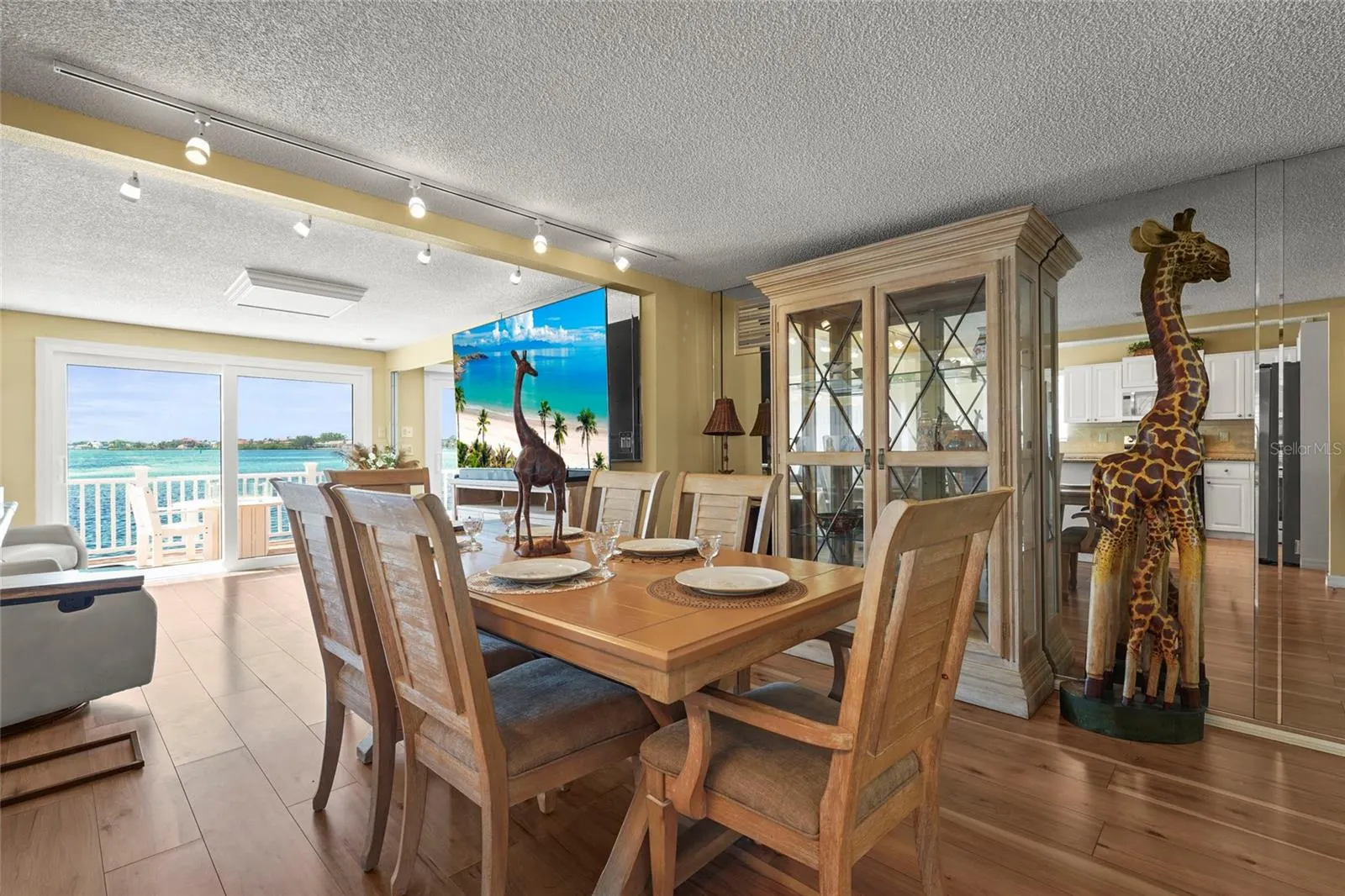 33 STARBOARD DR