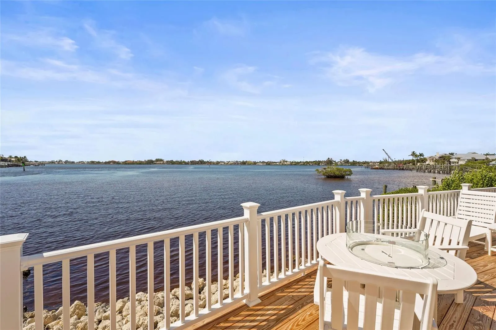 33 STARBOARD DR