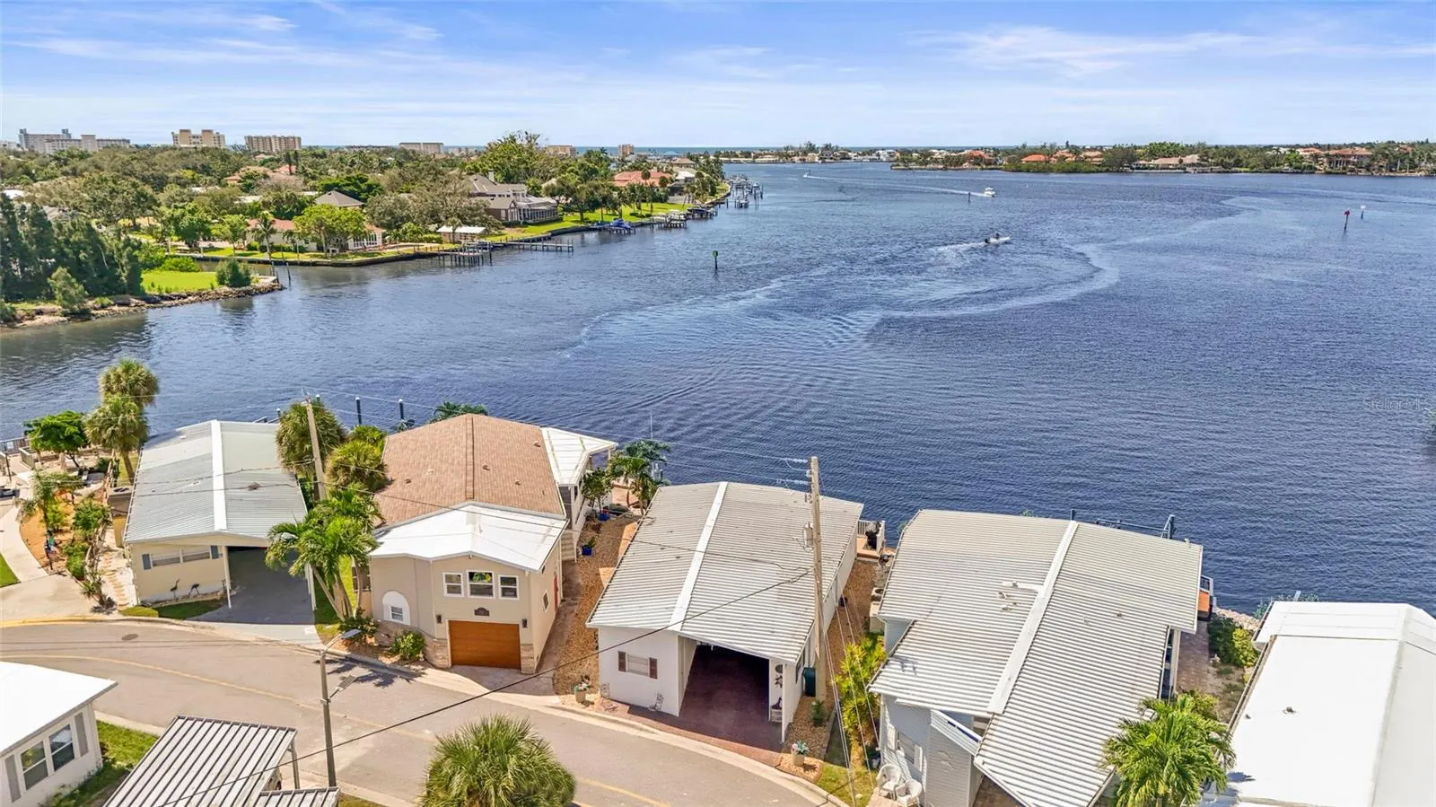 33 STARBOARD DR