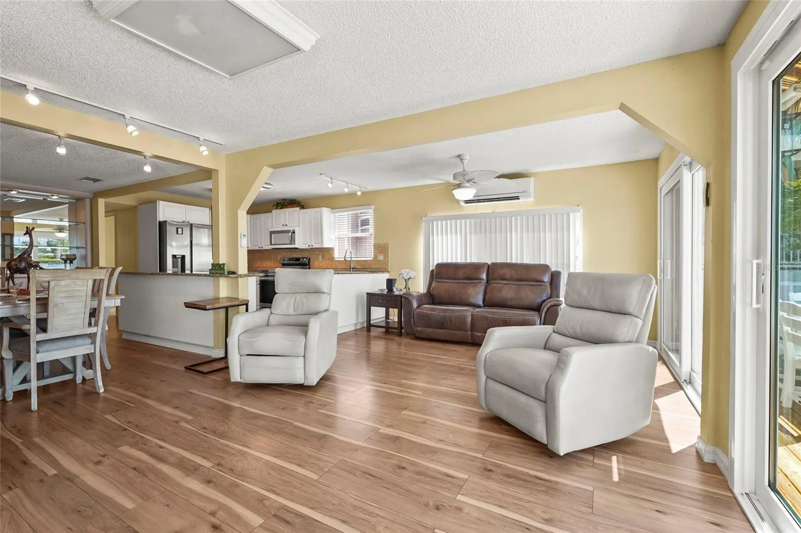 33 STARBOARD DR