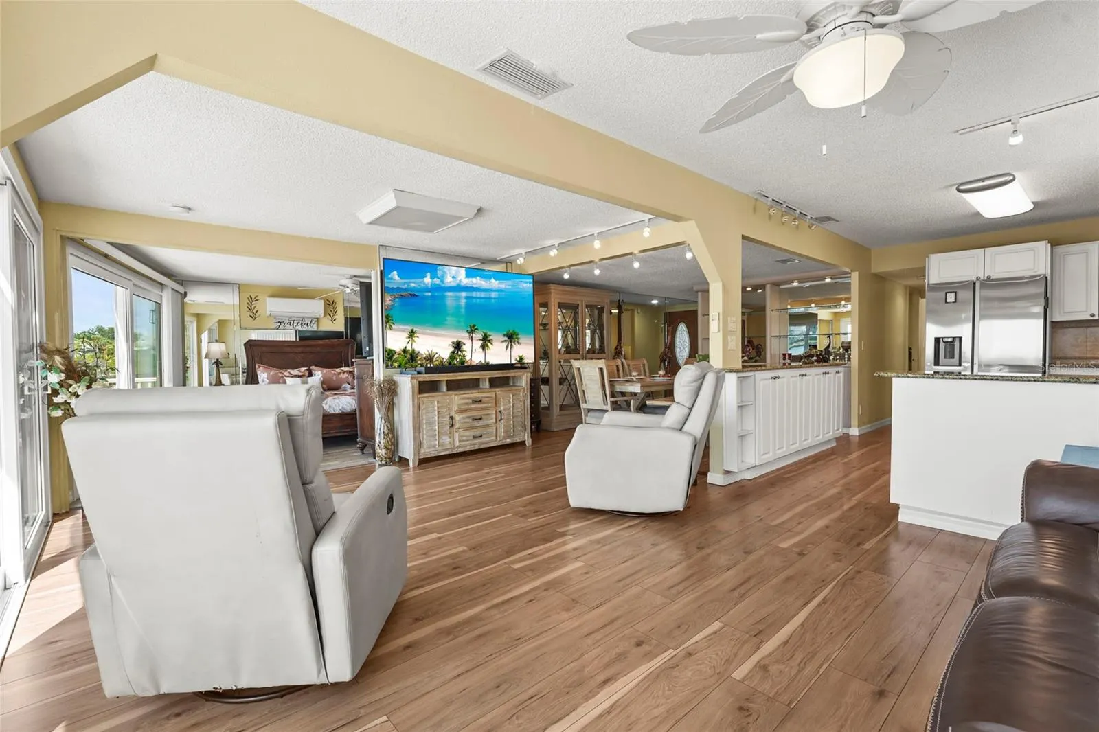 33 STARBOARD DR