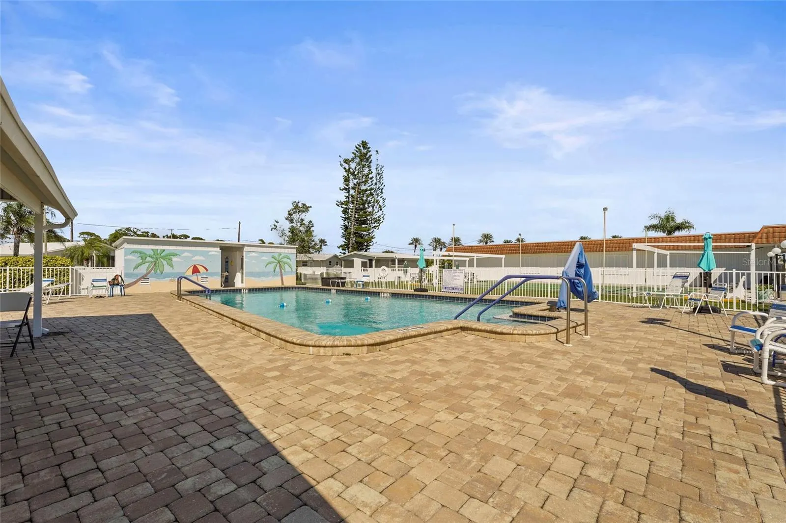 33 STARBOARD DR