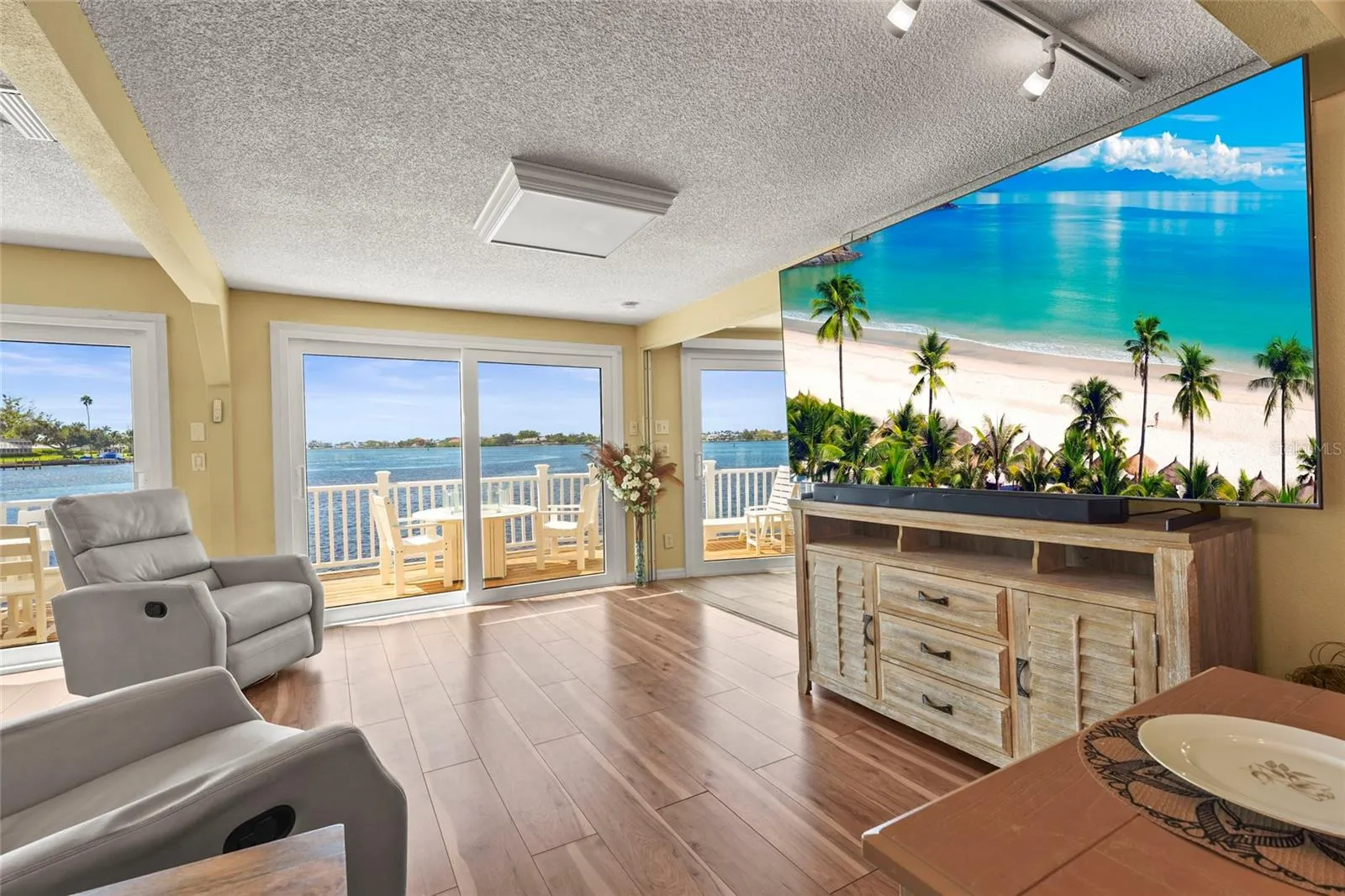 33 STARBOARD DR