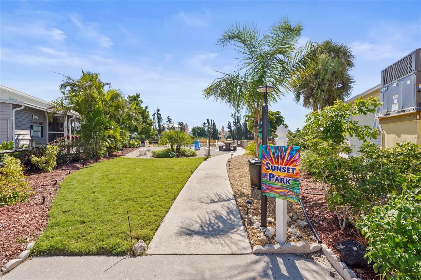 33 STARBOARD DR